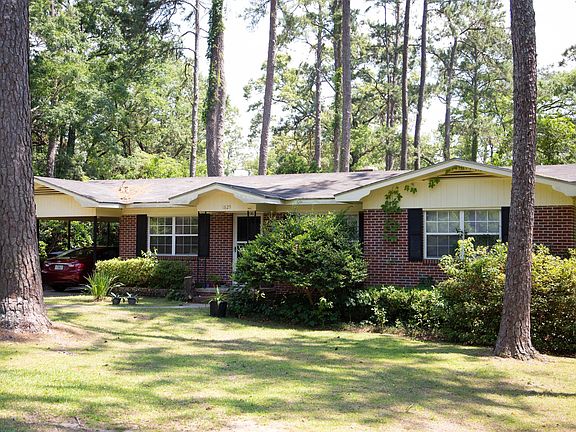 2nd image of 1829 Sunset Ln
