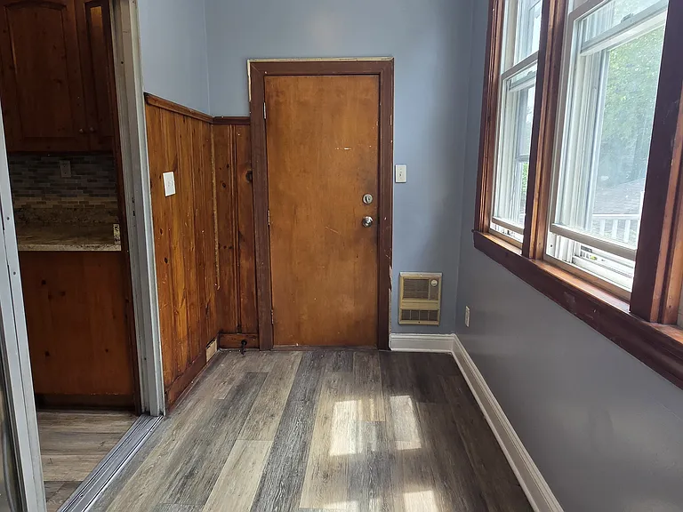541 Bennington St #1 — Photo 17