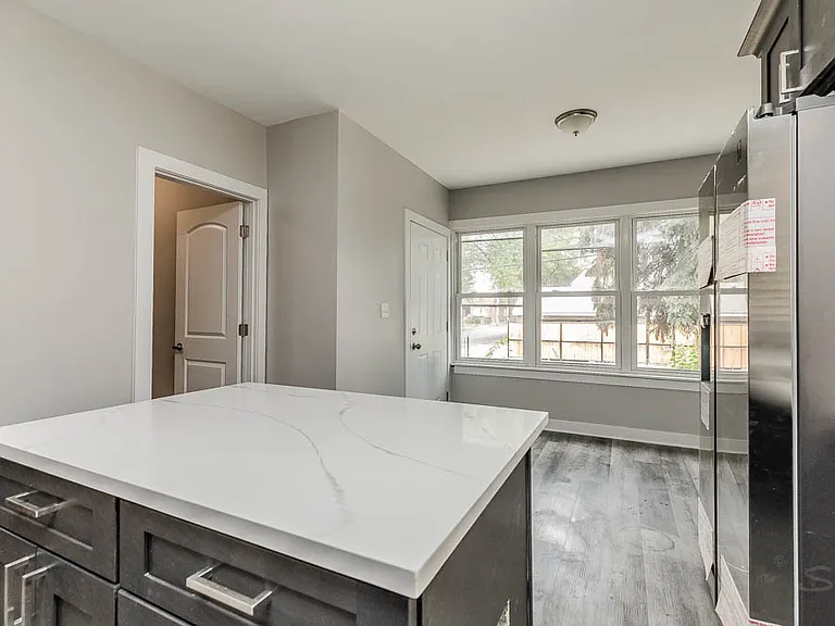 2200 N Kenneth Ave #1 — Photo 5