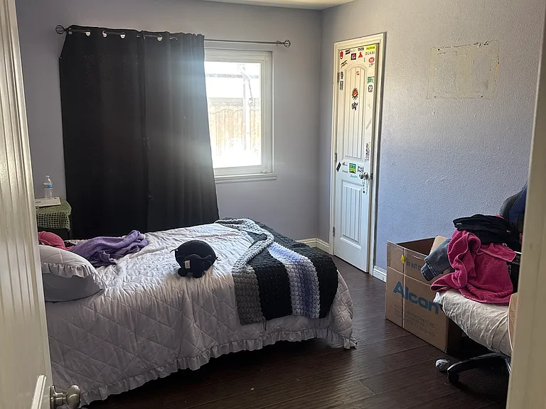 707 N Millard Ave — Photo 1