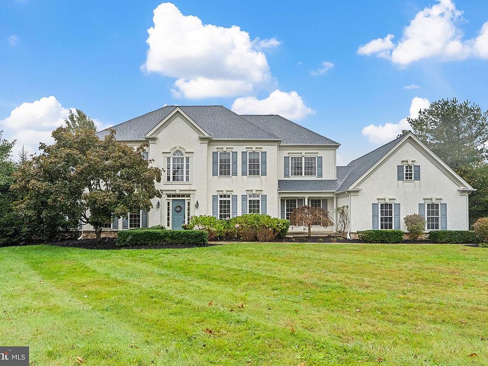 1st image of 200 Armitage Ct