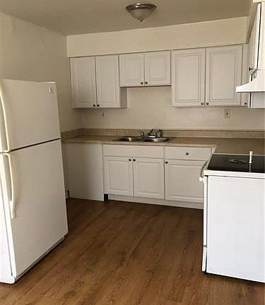 2nd image of 2421 Courtney Ave APT 2
