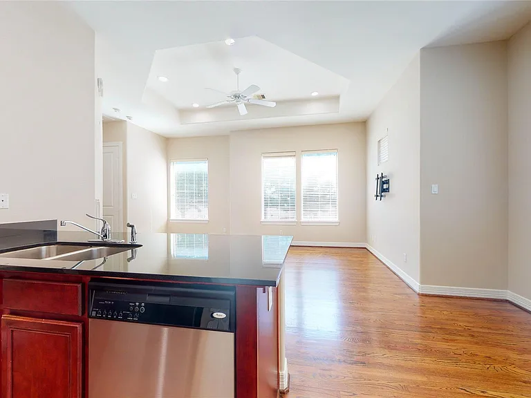 3826 Center St — Photo 26
