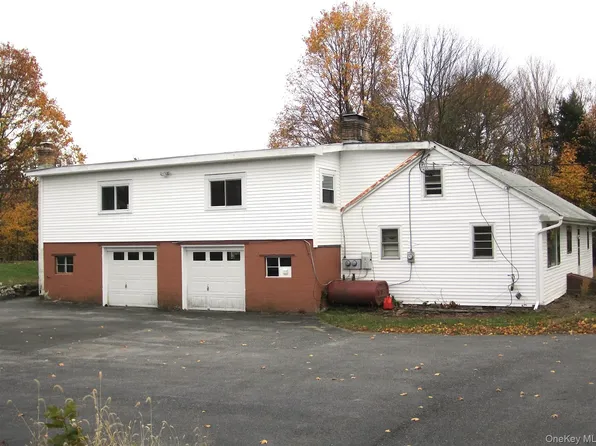 216 A and 216 B Hobbs Lane, Clinton Corners, NY 12514