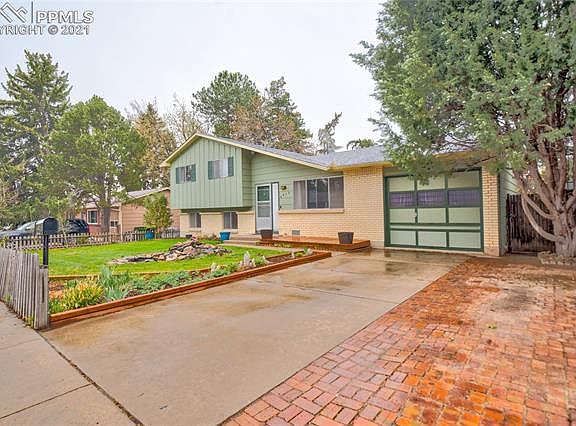 3rd image of 4910 Villa Cir