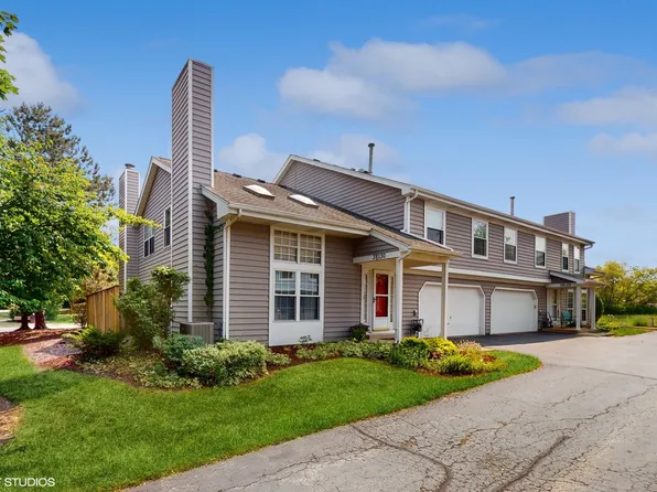 3S130 Timber Dr, Warrenville, IL 60555