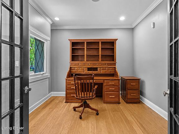 5th image of 213 Buckland Trce