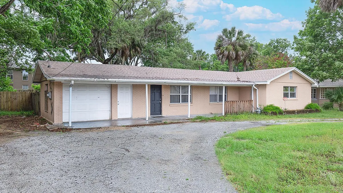 Unit Photo - 420 S Caroline St