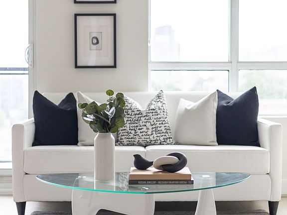 4th image of 7608 Yonge St #622