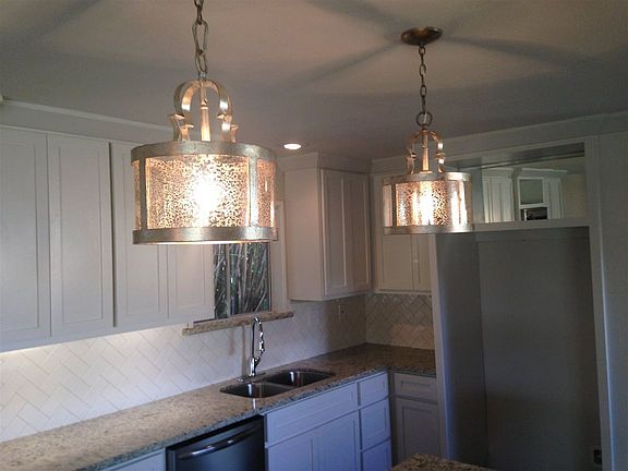 2nd image of 4645 Gladys Ave