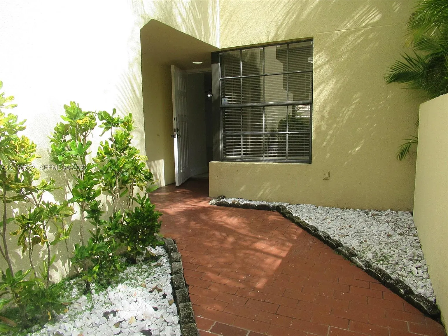 Elan At Calusa Condo V — Photo 2