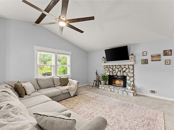 3rd image of 1508 Country Ct