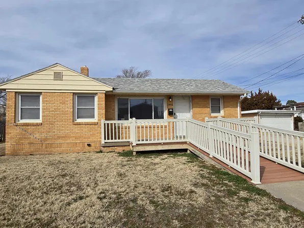 2003 Milner St, Hays, KS 67601