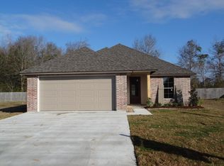 422 Milton Estates Ln, Youngsville, LA 70592