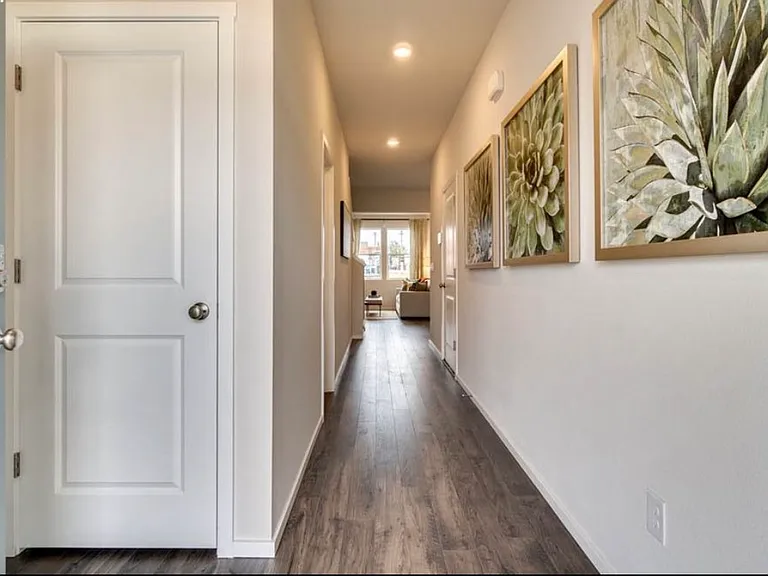 13768 NE 67th Way — Photo 1
