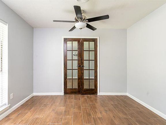 3rd image of 8503 Braes River Dr
