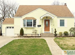 179 Midfield Rd, Colonia, NJ 07067