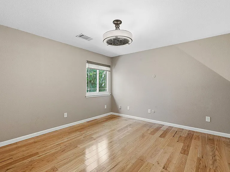 1109 Traci Michelle Dr — Photo 9