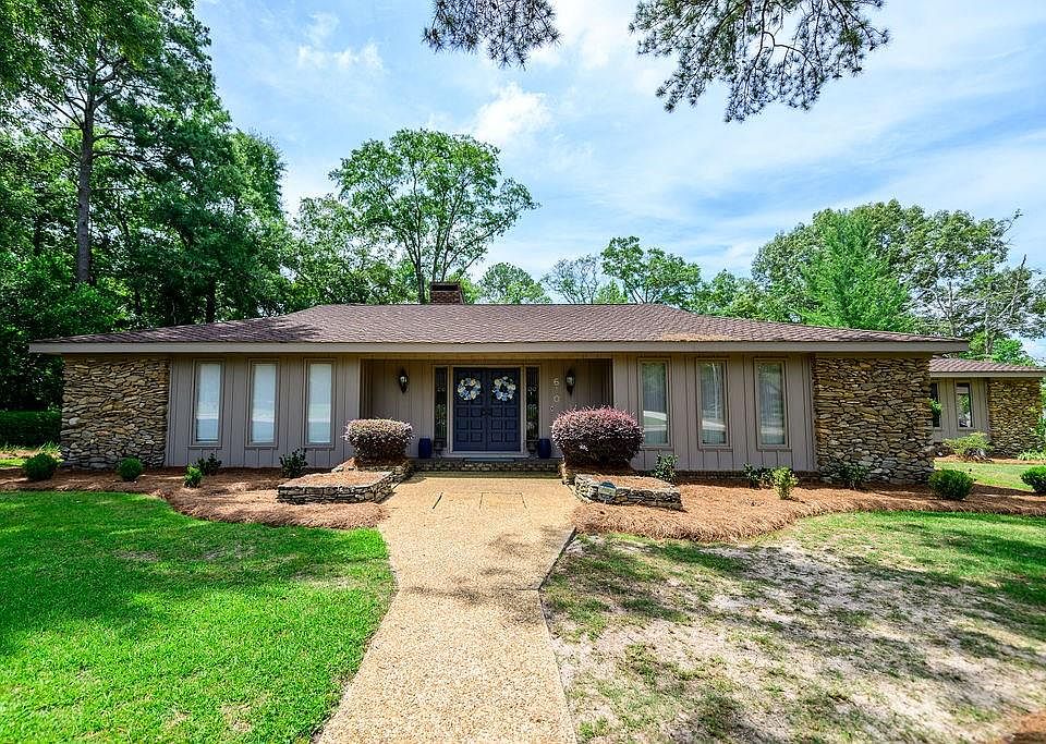 1st image of 610 Wilson Dr