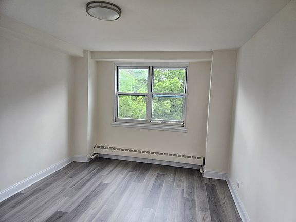2nd image of 16420 Highland Ave APT 4L