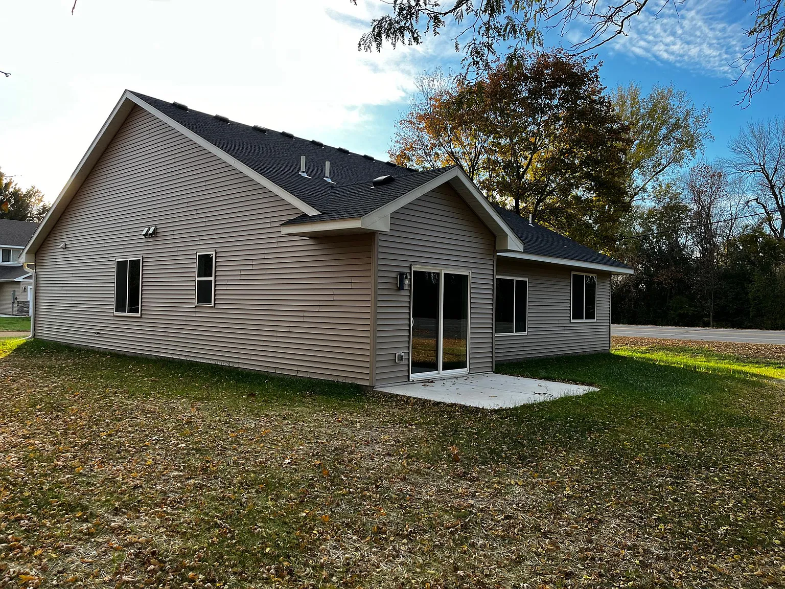 3 bed, 1700 sqft, $2,900 — Photo 3