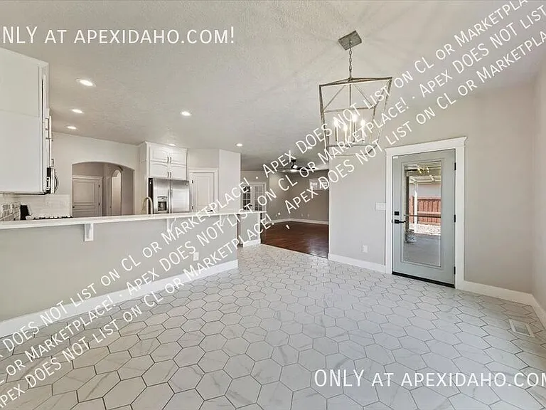 1828 W Divide Creek St — Photo 16