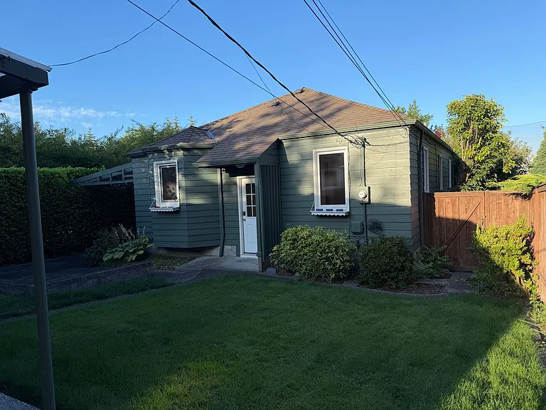 924 N Union Ave — Photo 43