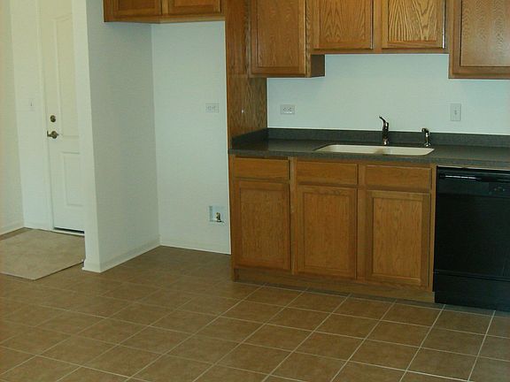3rd image of 845 E 22nd St APT 201