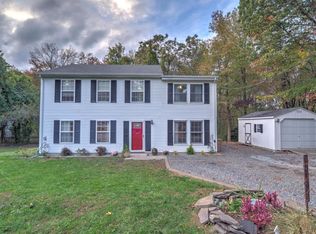 15 Reiner Rd, Cream Ridge, NJ 08514