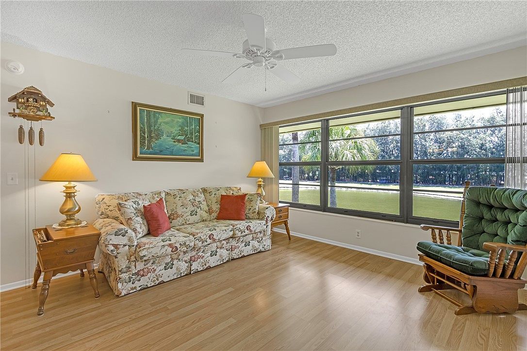 12 Plantation Dr APT 205