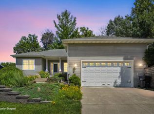 929 Sampson Dr, Nevada, IA 50201