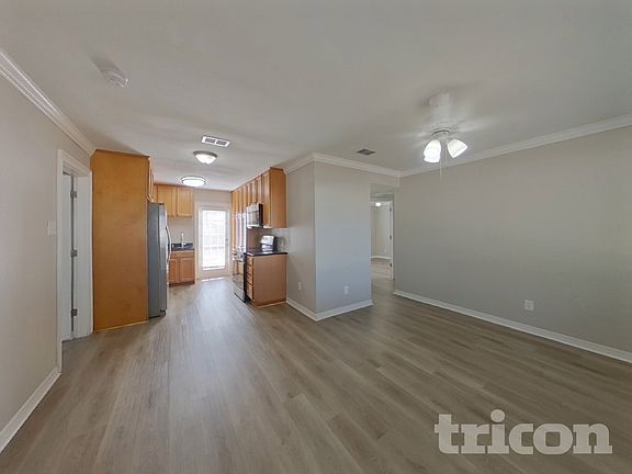 3rd image of 3210 W Tyson Ave