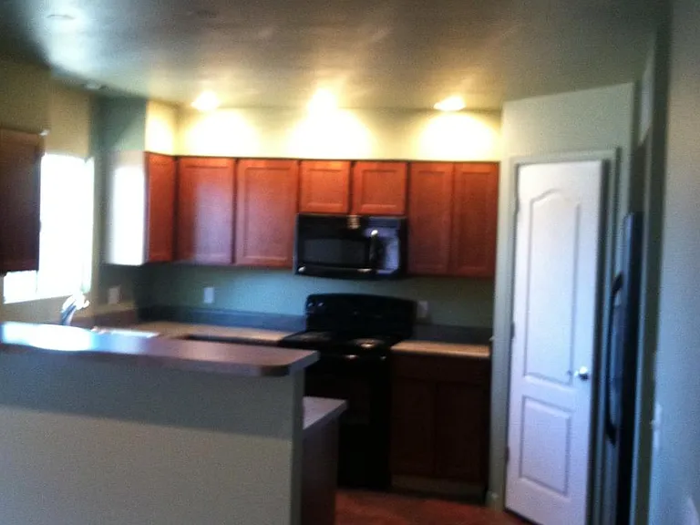3307 N Tyndall Ave — Photo 4