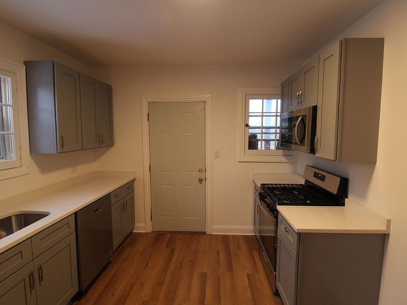 2nd image of 5805 N Richmond St #2N