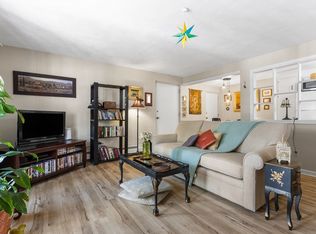 20 Colonial Dr UNIT 11, Andover, MA 01810