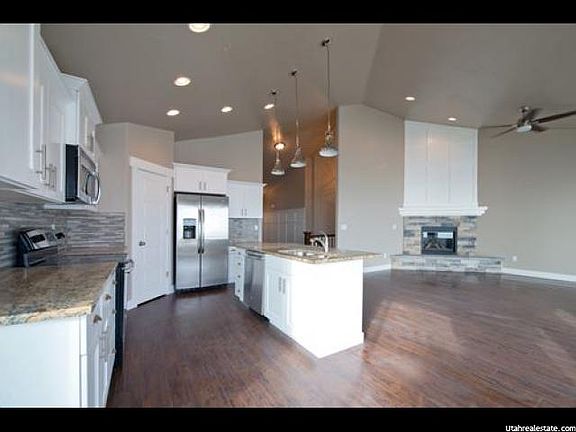 4th image of 7877 N Buckhorn Dr E #215