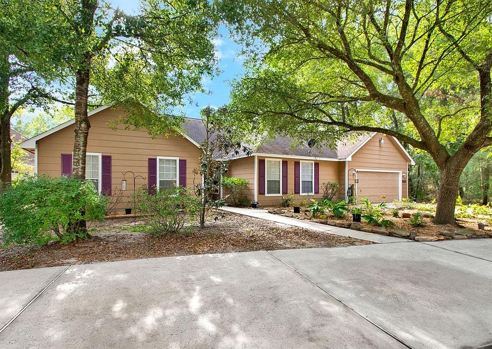 1st image of 10407 Twin Oak Dr