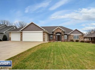 1924 Creek Side Dr, Neenah, WI 54956