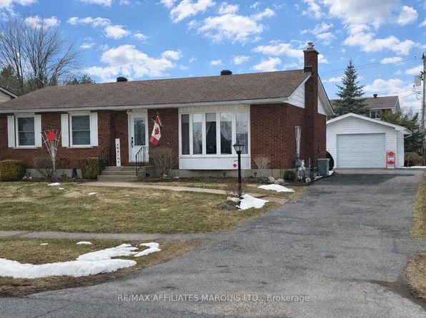 70 Elizabeth Dr, South Dundas, ON K0E 1K0