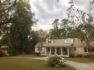 864 Ribaut Rd, Beaufort, SC 29902
