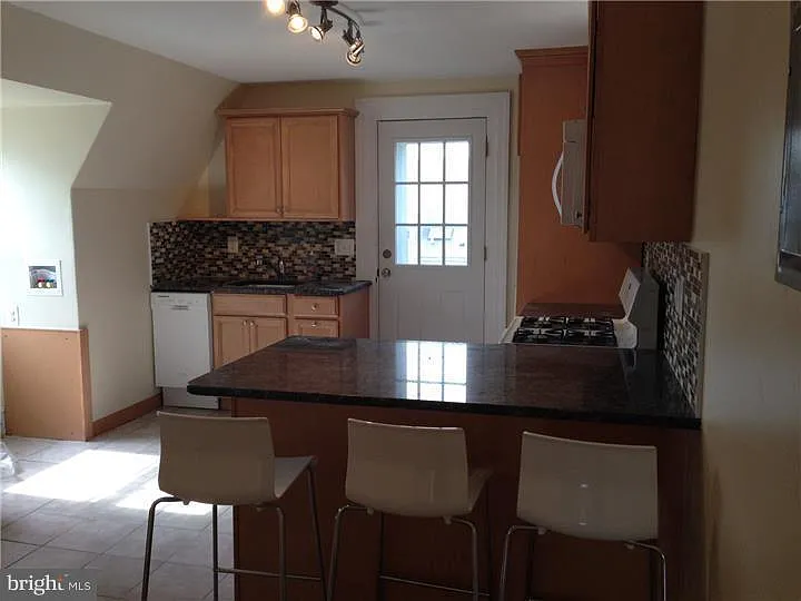 100 Grandview Rd #3 — Photo 3