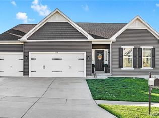 218 Carlton Point Dr, Wentzville, MO 63385
