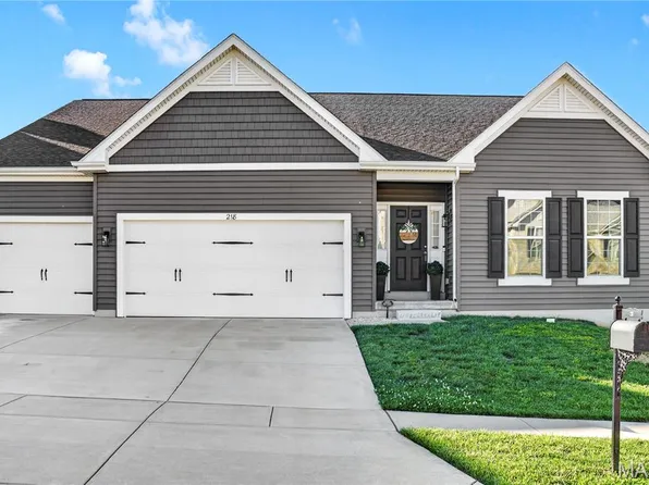 218 Carlton Point Dr, Wentzville, MO 63385