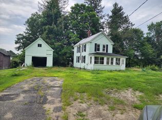 17 Jewell St, Jay, ME 04239
