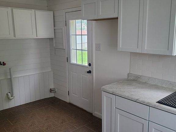 3rd image of 304 Arlington Ave