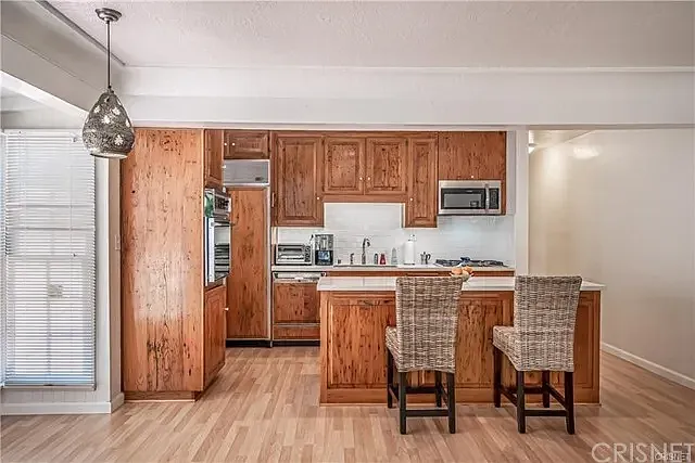 1 bed, 1050 sqft, $3,300 — Photo 1