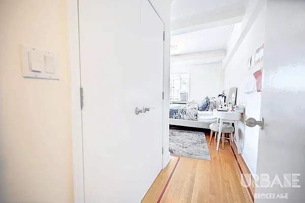 Rented by Urbane Brokerage | media 11