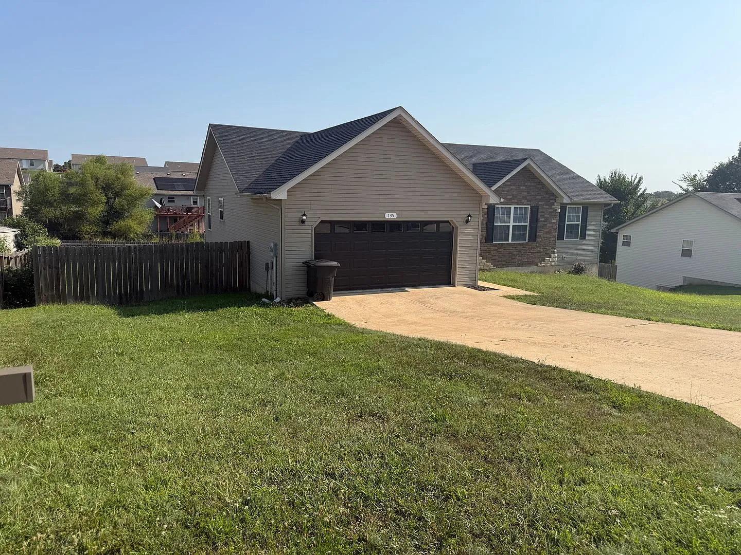 Spacious 4 Bedroom Home located in Woodland Hills Subdivision — Photo 2