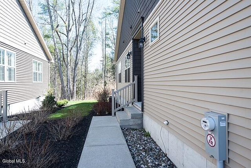 4th image of 17 Canterbury Lane