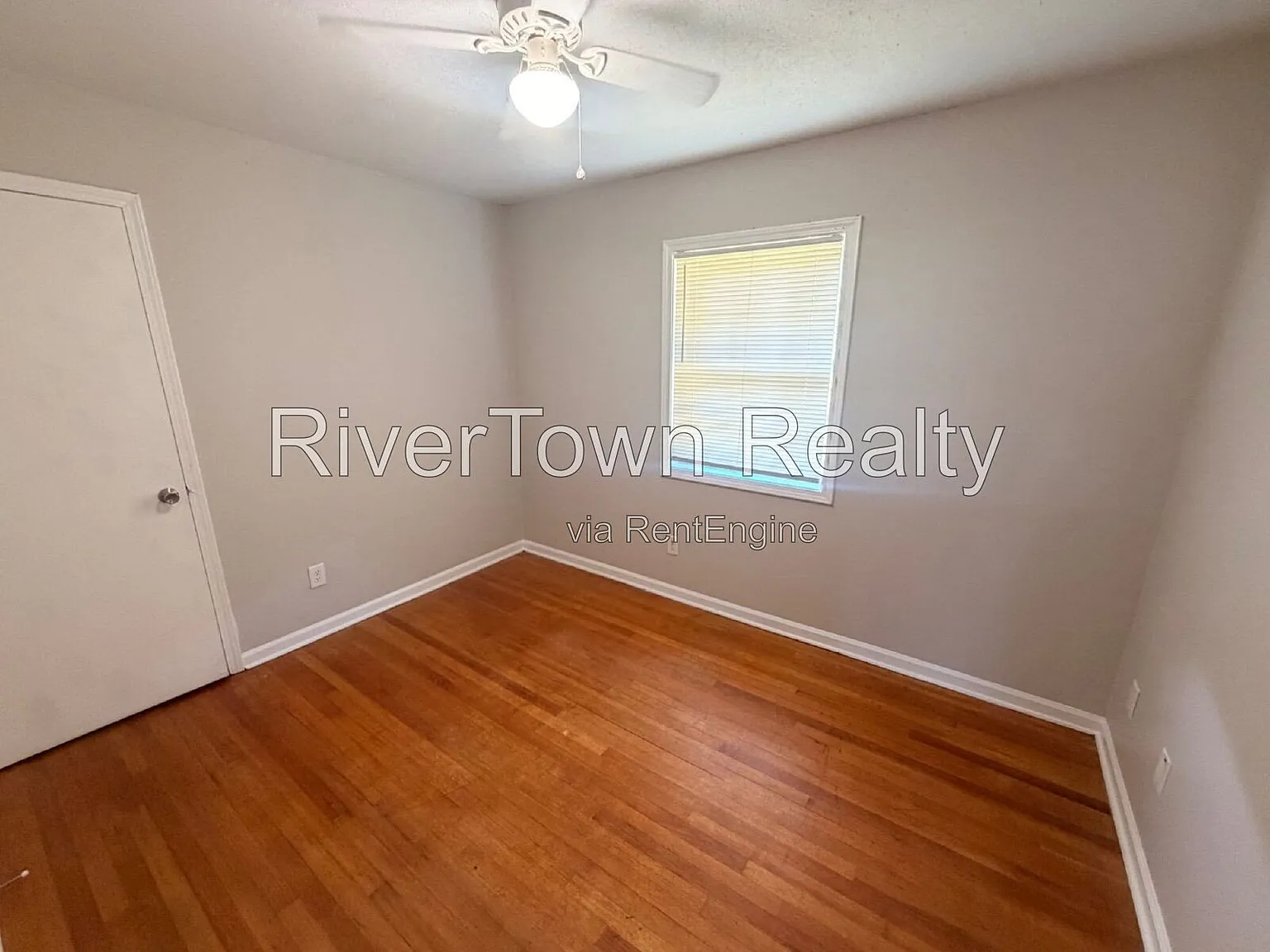 3 bed, 2.0 bath, 1485 sqft, $1,645 — Photo 2